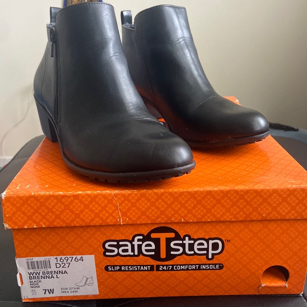 Safe T step slip resistant boots